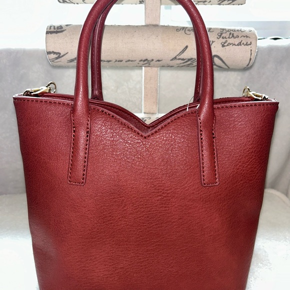 Item sold**LAUREN CONRAD FAUX LEATHER BURGUNDY W GOLD CHAIN FLOWER ELEGANT CROSS - Picture 2 of 13